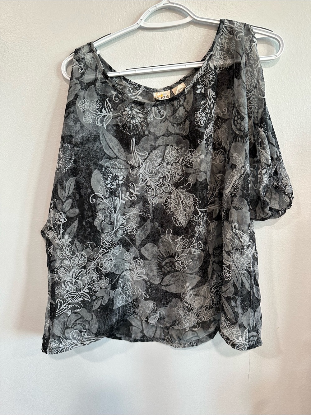 Mudd Black Gray Floral Cold Shoulder Boho Blouse Size L